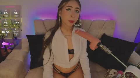 cloe_martinezz_ online show from 06/11/26, 08:51