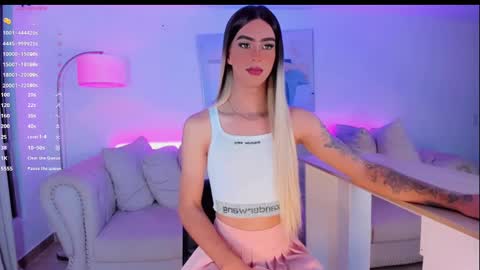 CLOE REMINTON online show from 01/18/25, 07:07