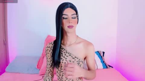 CLOE REMINTON online show from 02/11/25, 09:31