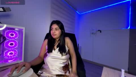 cloe small online show from 03/15/26, 08:09