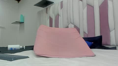 Snapshot of cloe_stanfort chatting on 01/14/25, 01:15 Cloe Stanfort online show from 01/14/25, 01:15
