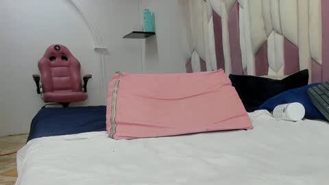Snapshot of cloe_stanfort chatting on 01/20/25, 01:18 Cloe Stanfort online show from 01/20/25, 01:18