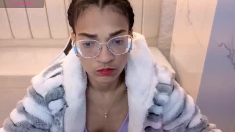Snapshot of cloe_tx_ chatting on 10/14/25, 02:34 cloee online show from 10/14/25, 02:34