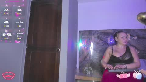 Snapshot of cloee_rabbyt chatting on 02/08/25, 11:33 CLOE online show from 02/08/25, 11:33