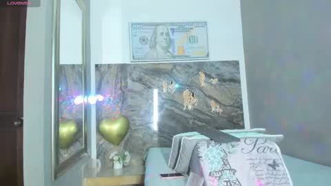 Snapshot of cloee_rabbyt chatting on 03/04/25, 12:01 CLOE online show from 03/04/25, 12:01