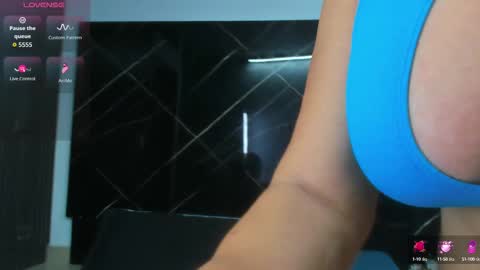 Snapshot of cloee_rabbyt chatting on 09/19/25, 12:06 CLOE online show from 09/19/25, 12:06