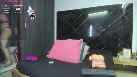 Snapshot of cloee_rabbyt chatting on 10/07/25, 10:56 CLOE online show from 10/07/25, 10:56