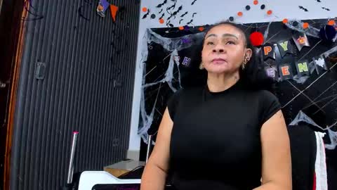 Snapshot of cloee_rabbyt chatting on 11/04/25, 11:20 CLOE online show from 11/04/25, 11:20