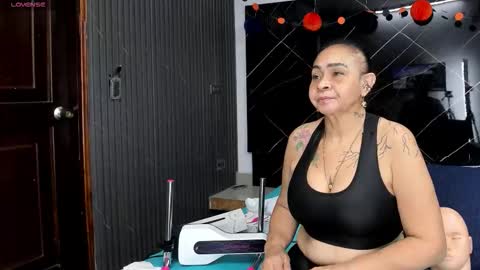 Snapshot of cloee_rabbyt chatting on 11/07/25, 11:21 CLOE online show from 11/07/25, 11:21