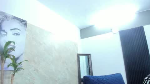 Snapshot of cloee_rabbyt chatting on 11/20/25, 11:21 CLOE online show from 11/20/25, 11:21