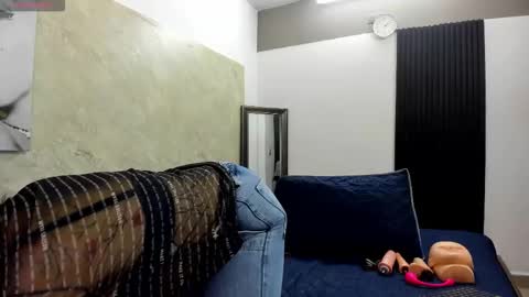 Snapshot of cloee_rabbyt chatting on 11/24/25, 11:21 CLOE online show from 11/24/25, 11:21