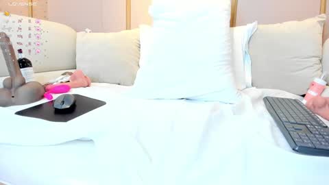 Snapshot of cloehap chatting on 12/04/24, 03:32 Cloe online show from 12/04/24, 03:32