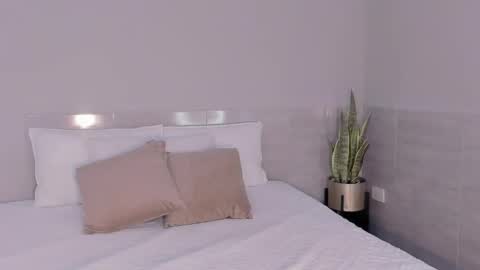 Snapshot of cloehsmiith chatting on 11/05/25, 11:10 Chloe Smith online show from 11/05/25, 11:10