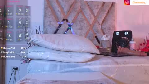 Snapshot of cloesweety chatting on 11/02/25, 09:39 CLOE online show from 11/02/25, 09:39