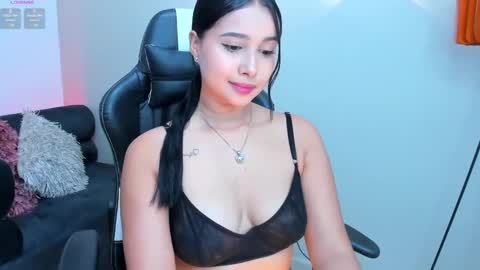 Snapshot of cloewilliamsxx chatting on 12/27/24, 01:50 Cloe online show from 12/27/24, 01:50