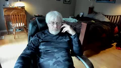 Snapshot of cloudalert62 chatting on 03/09/25, 04:00 cloudalert62 online show from 03/09/25, 04:00