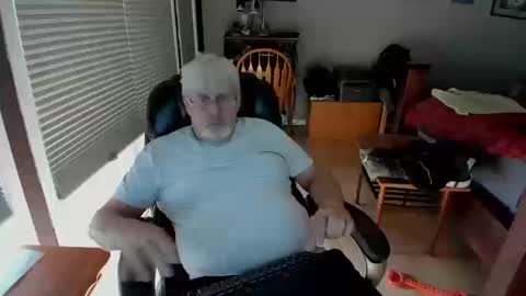 Snapshot of cloudalert62 chatting on 10/13/25, 10:10 cloudalert62 online show from 10/13/25, 10:10