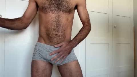 Snapshot of cloudcruiser99 chatting on 11/11/25, 10:37 Alex online show from 11/11/25, 10:37