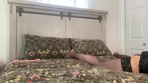 Snapshot of cloudedthot chatting on 03/17/26, 05:27 CloudedThots online show from 03/17/26, 05:27