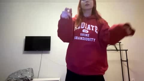 Snapshot of cloudmary chatting on 02/25/26, 03:21 Lily online show from 02/25/26, 03:21