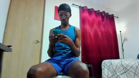 Snapshot of cloudy_pigdude chatting on 06/21/26, 10:23 CRISTIAN online show from 06/21/26, 10:23