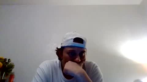 Snapshot of cloudyydayzz chatting on 02/19/26, 03:24 tallhungandcloudy online show from 02/19/26, 03:24