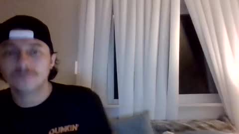 Snapshot of cloudyydayzz chatting on 02/21/26, 09:54 tallhungandcloudy online show from 02/21/26, 09:54