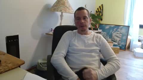 Snapshot of clouplefun chatting on 09/25/25, 06:39 clouplefun online show from 09/25/25, 06:39