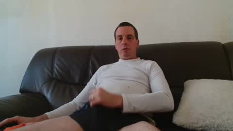 Snapshot of clouplefun chatting on 10/15/25, 11:43 clouplefun online show from 10/15/25, 11:43