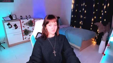 Snapshot of clover_red chatting on 01/13/25, 06:38 Clover follow me online show from 01/13/25, 06:38