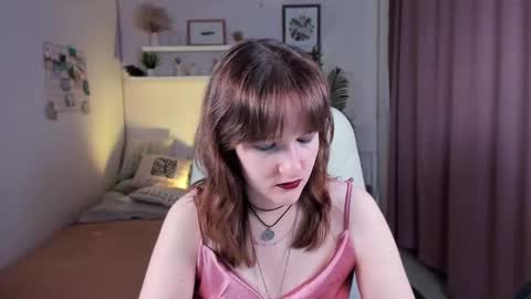 Snapshot of clover_red chatting on 02/22/25, 02:30 Clover follow me online show from 02/22/25, 02:30