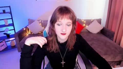 Snapshot of clover_red chatting on 03/06/25, 03:02 Clover follow me online show from 03/06/25, 03:02