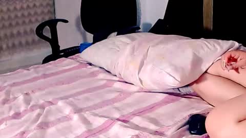 Snapshot of cloverblack18 chatting on 03/16/26, 06:39 erick online show from 03/16/26, 06:39