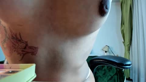 Snapshot of clown_face chatting on 02/18/25, 03:42 emely dolce online show from 02/18/25, 03:42