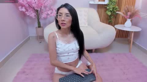 Eilyn online show from 10/13/25, 10:15