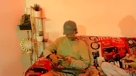 Snapshot of club_latinboys chatting on 02/13/26, 01:40 club_latinboys online show from 02/13/26, 01:40