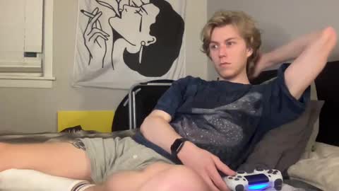 Snapshot of clydeaustin chatting on 12/20/24, 01:03 Clyde Austin online show from 12/20/24, 01:03