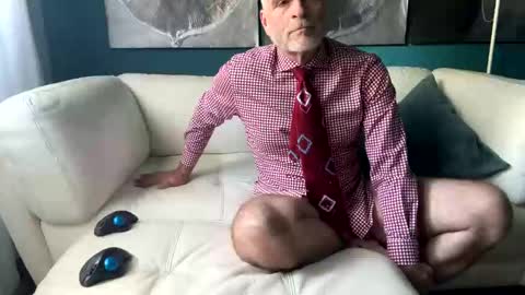 Snapshot of clydeninethousand chatting on 10/05/25, 06:28 clydeninethousand online show from 10/05/25, 06:28