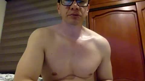 Snapshot of coach2020 chatting on 09/26/25, 01:09 coach2020 online show from 09/26/25, 01:09