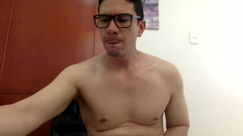 Snapshot of coach2020 chatting on 09/29/25, 01:05 coach2020 online show from 09/29/25, 01:05