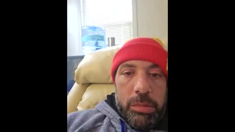 Snapshot of coachg12 chatting on 12/19/25, 07:32 coachg12 online show from 12/19/25, 07:32