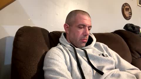 Snapshot of coachg12 chatting on 01/12/26, 01:49 coachg12 online show from 01/12/26, 01:49