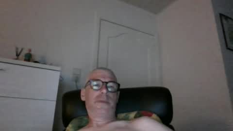 Snapshot of cobra009 chatting on 07/17/26, 06:57 cobra online show from 07/17/26, 06:57