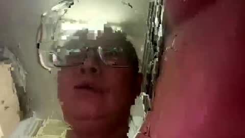 Snapshot of cocacola1668 chatting on 02/14/25, 01:51 Cocacola1668 online show from 02/14/25, 01:51