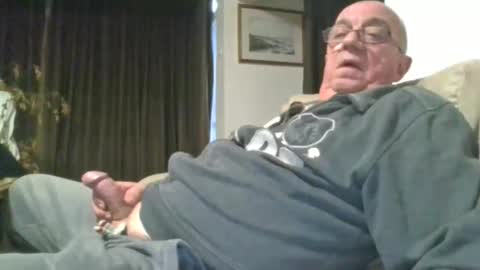 Snapshot of cock9635 chatting on 12/21/24, 12:38 cock9635 online show from 12/21/24, 12:38