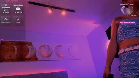 Valerie  nenitasexy online show from 11/25/25, 06:41