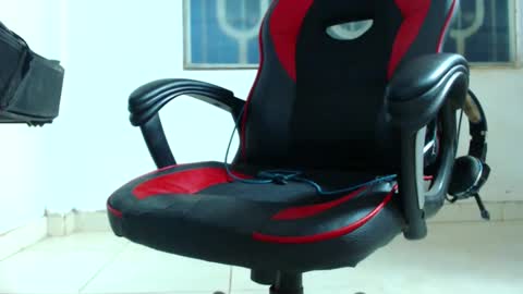 boy swinger     online show from 12/14/24, 10:34