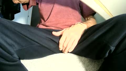 Snapshot of cockneegeezer chatting on 01/05/25, 11:44 Ask me online show from 01/05/25, 11:44