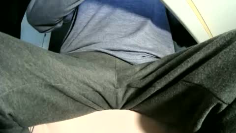 Snapshot of cockneegeezer chatting on 12/04/25, 10:40 Ask me online show from 12/04/25, 10:40