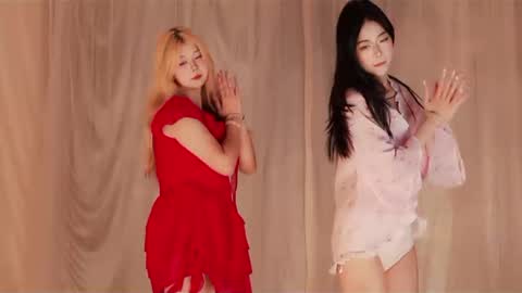 Snapshot of coco2002924 chatting on 10/13/25, 02:22 coco2002924 online show from 10/13/25, 02:22